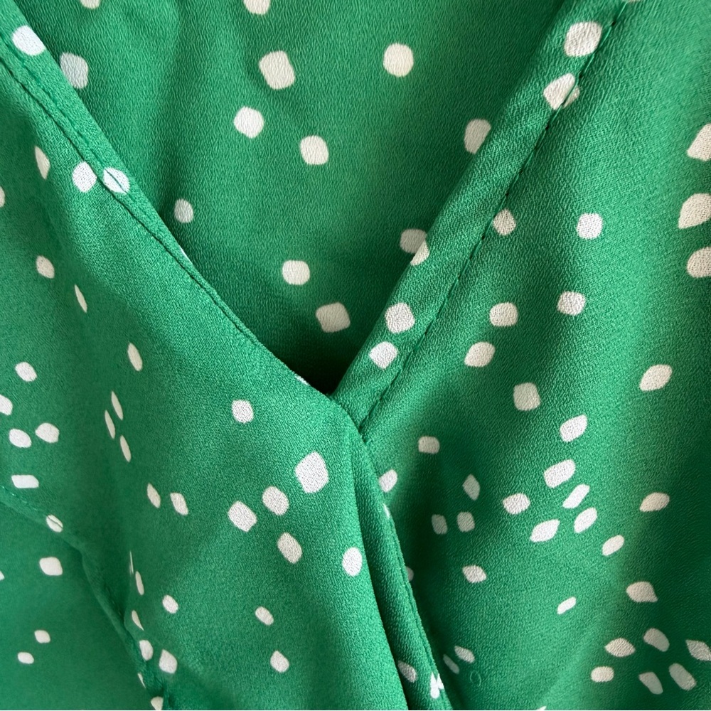 All in Favor Polka Dot Ruffle Wrap Top Size Medium M Green White Short Sleeve - Picture 4 of 12